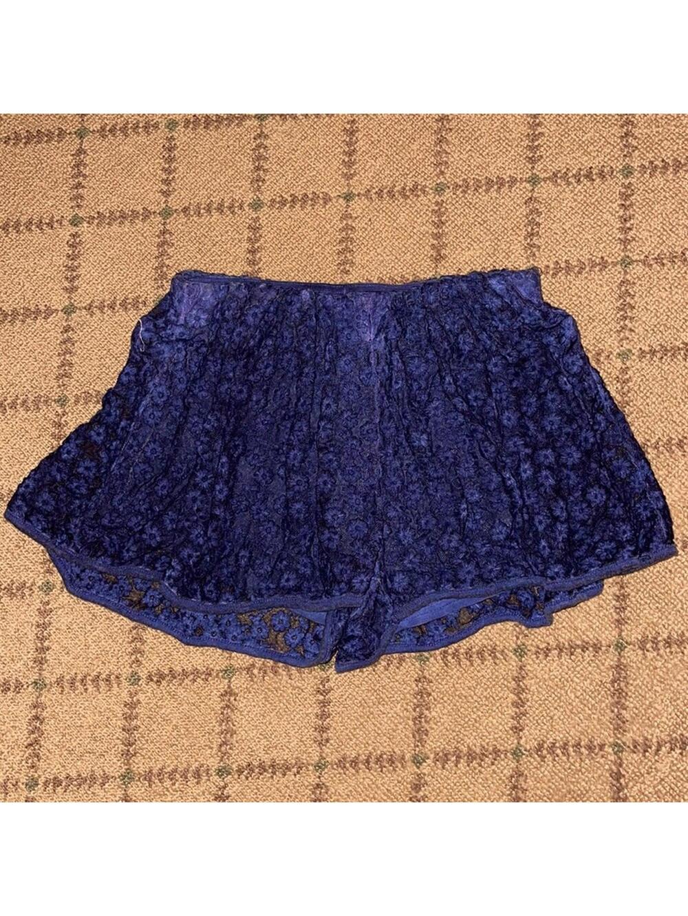 POL floral lace spandex short NWOT M
